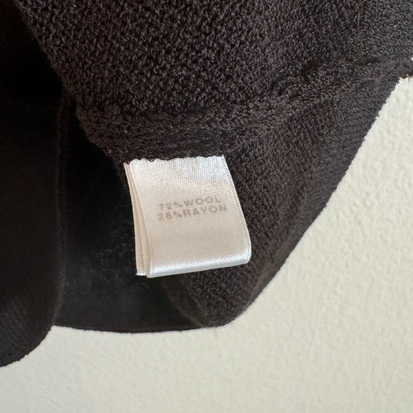 St.John Sleeveless Wool Blend Sweater Vest - Picture 5 of 9